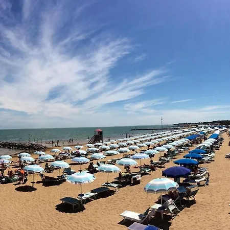Вилла Cozy Retreat 500mt From The Sea